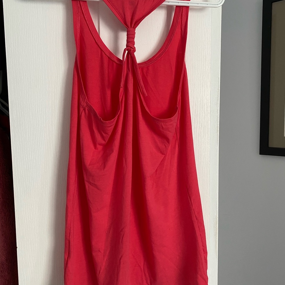 4 Tank tops - Picture 4 of 8